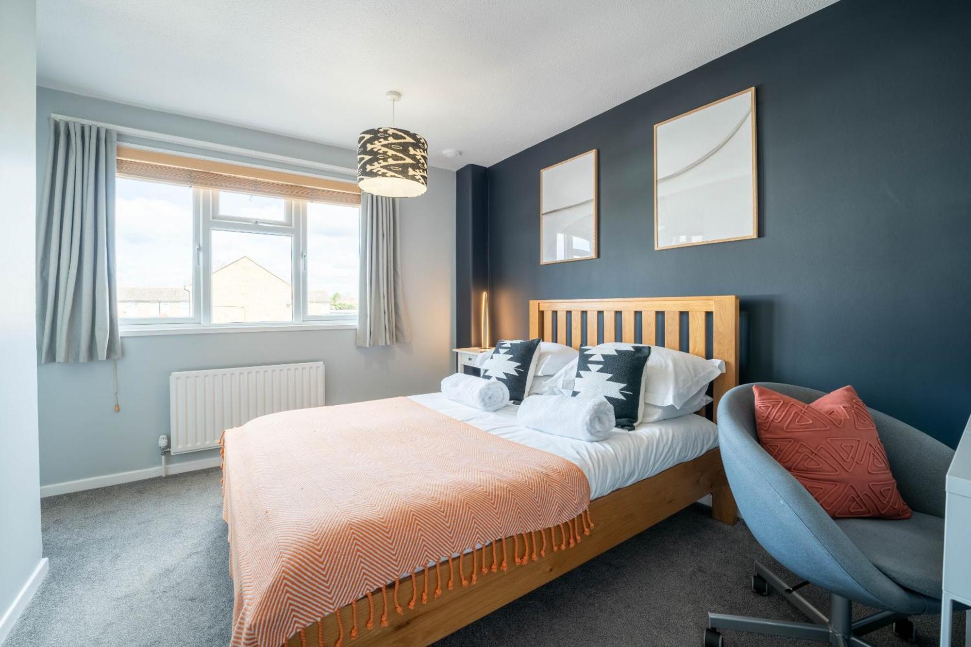 Gatwick Place - 4 Bed 2 Bath Self Contained House With Private Garden هورلي المظهر الخارجي الصورة