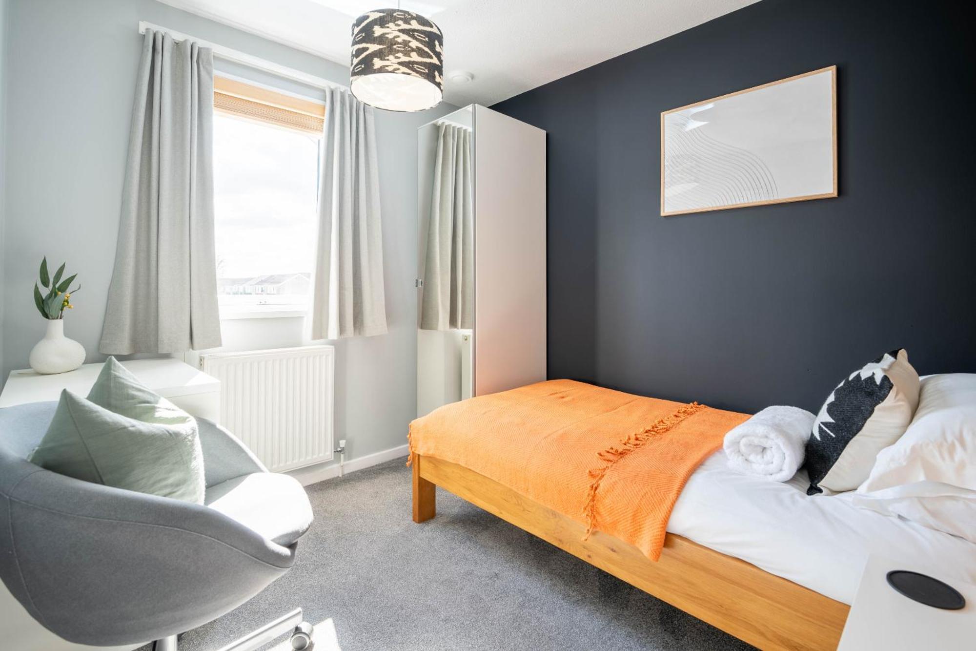 Gatwick Place - 4 Bed 2 Bath Self Contained House With Private Garden هورلي المظهر الخارجي الصورة