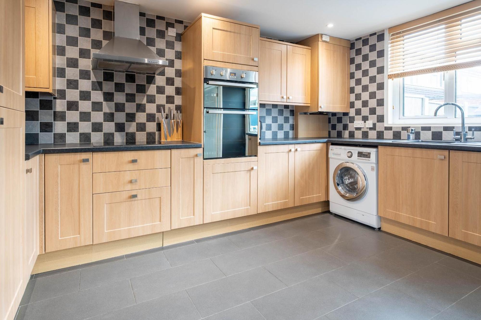 Gatwick Place - 4 Bed 2 Bath Self Contained House With Private Garden هورلي المظهر الخارجي الصورة