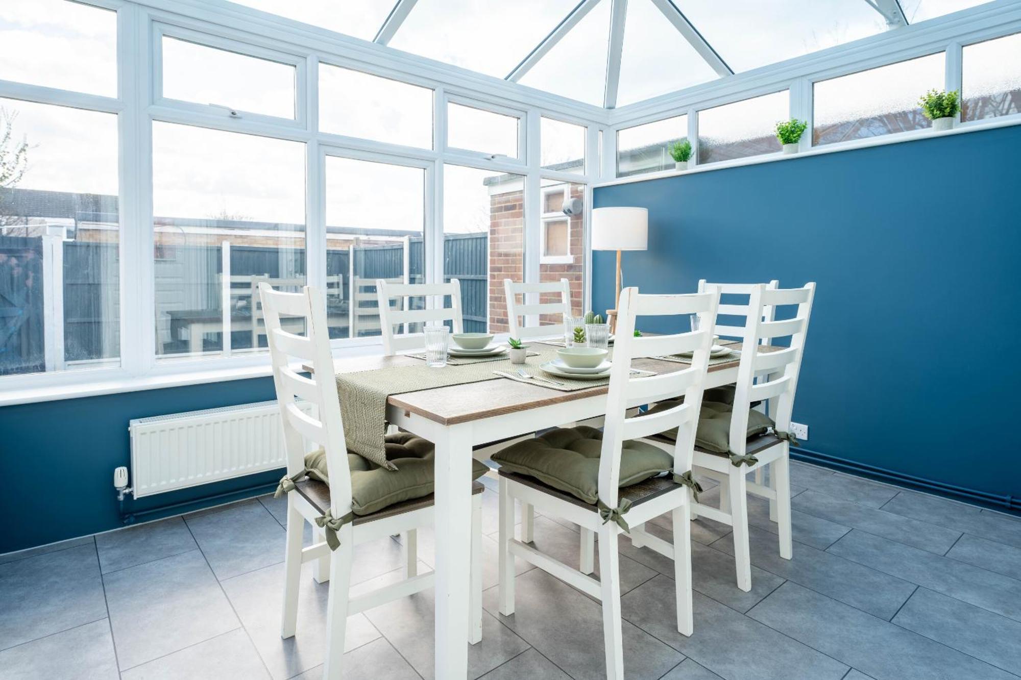 Gatwick Place - 4 Bed 2 Bath Self Contained House With Private Garden هورلي المظهر الخارجي الصورة